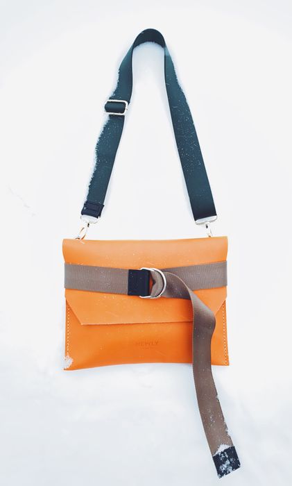 Sac Crossbody IVY • Orange par Newly Studio