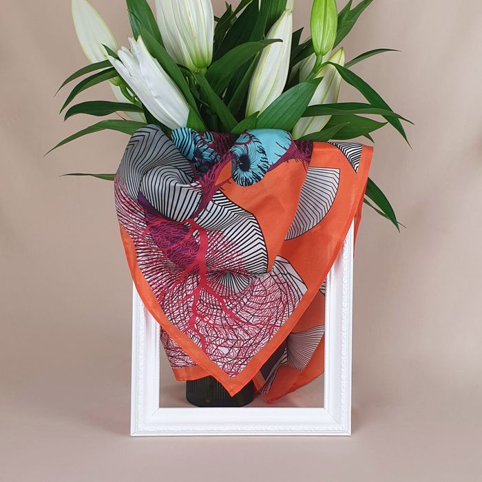 Foulard en soie 90cm Symetria