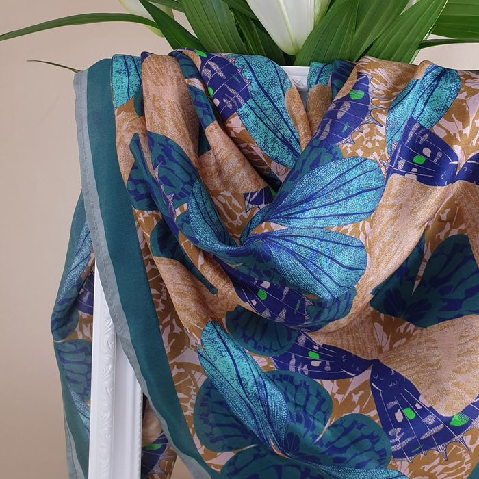 Foulard en soie 90cm Papillona