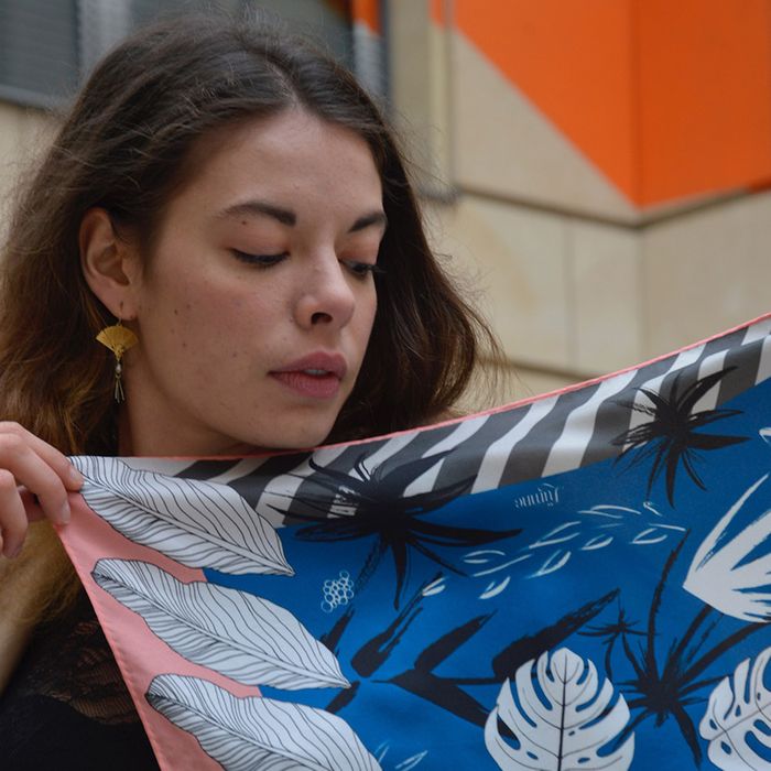 Foulard en soie 68cm Junglesketch