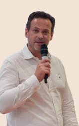 Christophe DE LANSALUT, fondateur de LYCIE, un agrégateur de mobilités green avec programme de fidélité éco-responsable à destination des touristes en France.