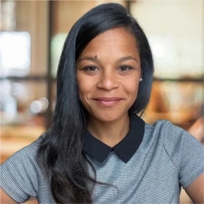 Gwenaëlle Dovi, experte administratif et gestion du temps