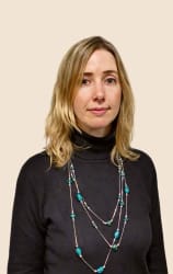 Elisabeth Morateur, fondatrice de L'Envolire, site libraire ayant pour objectif d’ouvrir la littérature jeunesse en étant spécialisée sur le handicap (invisible)