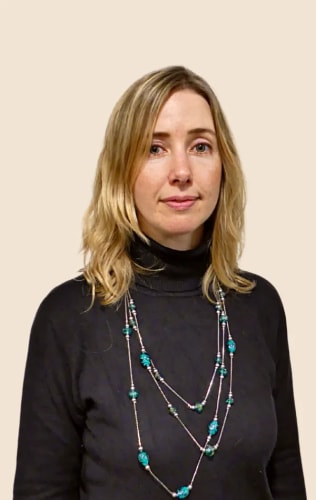 Elisabeth Morateur, fondatrice de L'Envolire, site libraire ayant pour objectif d’ouvrir la littérature jeunesse en étant spécialisée sur le handicap (invisible)