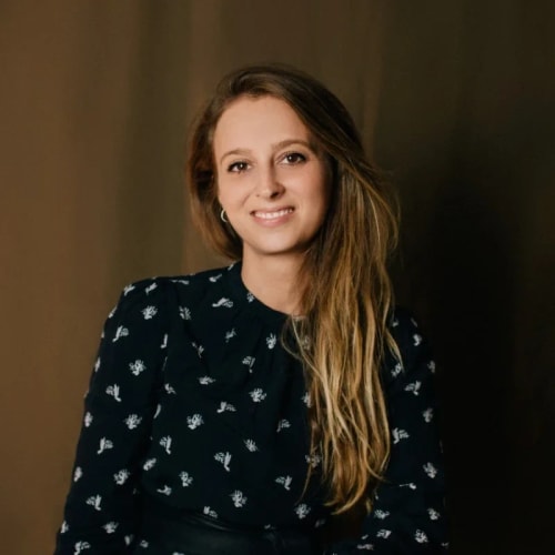 Léa LÉVI, fondatrice de l'agence Ollie. Agence de communication créative.