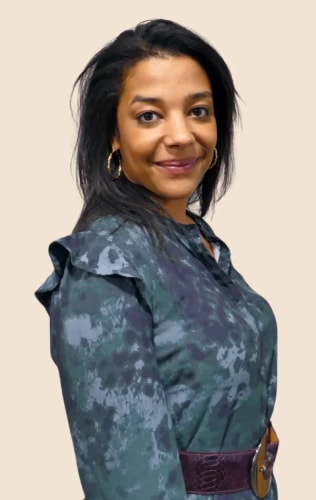 Marie Coulibaly, co-fondatrice de BLEU COCO, un marche qui cherche à faire valoir des produits artisanaux dans l'univers du Home Décors d'une manière contemporaine.