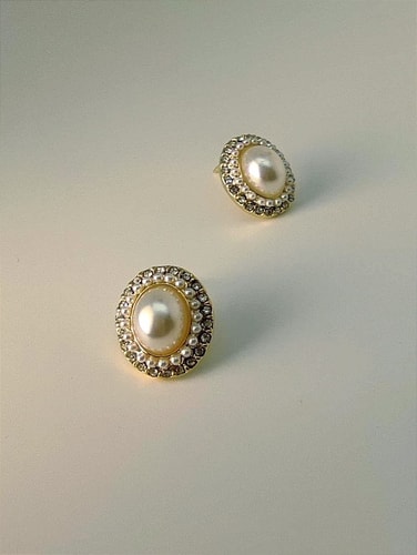 CLOUS D’OREILLES 031