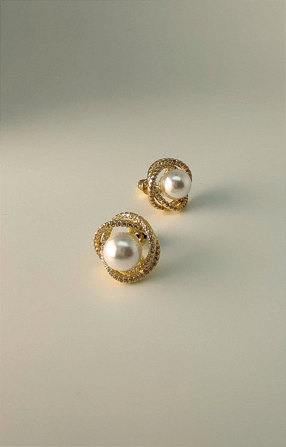 CLOUS D’OREILLES perle 