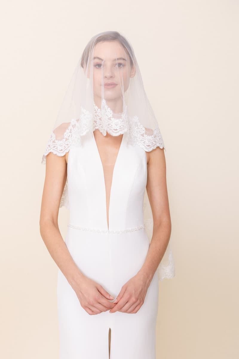 VOILE MARIAGE COURT DENTELLE 02