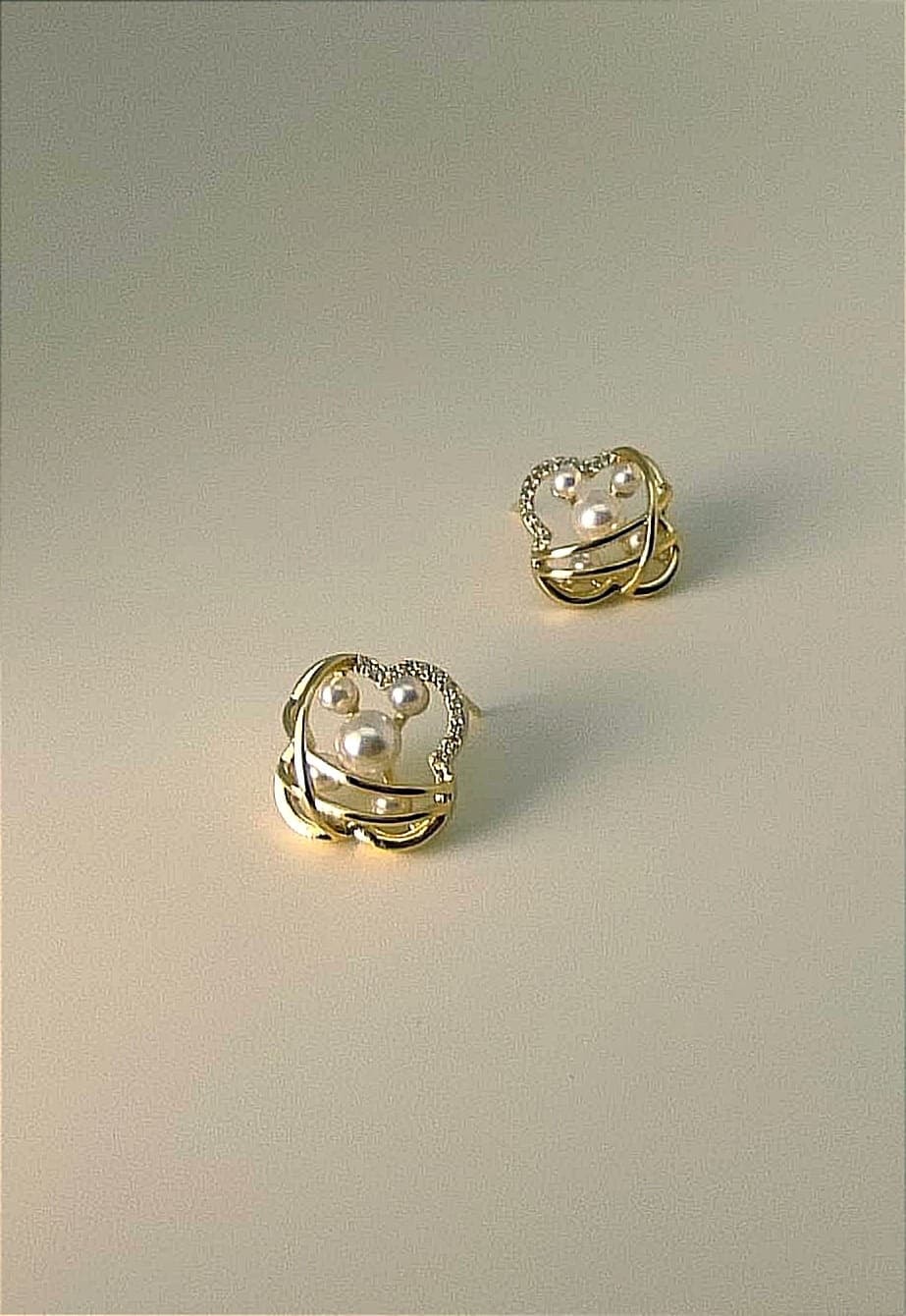 CLOUS D’OREILLES 037