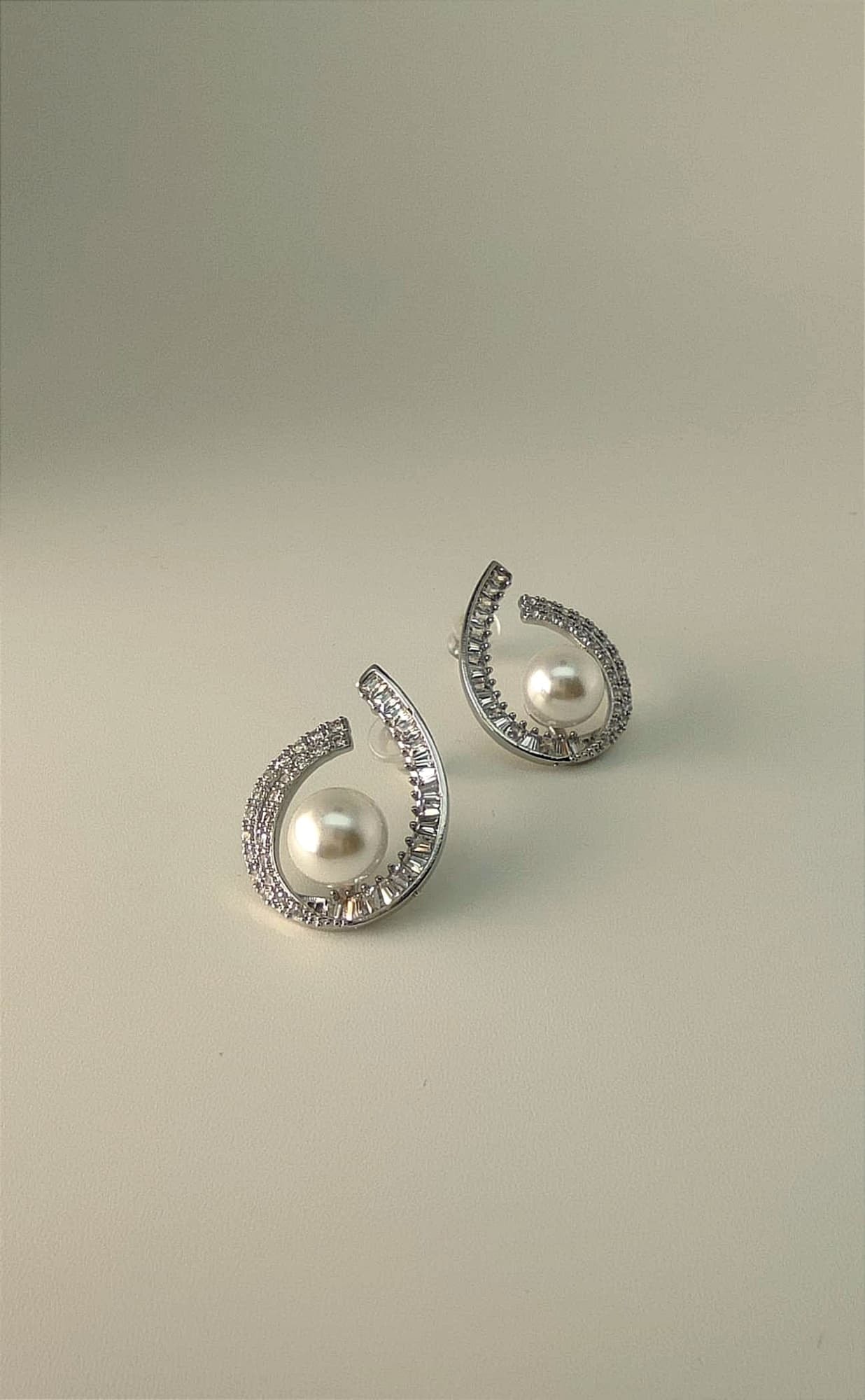 CLOUS D’OREILLES perle 