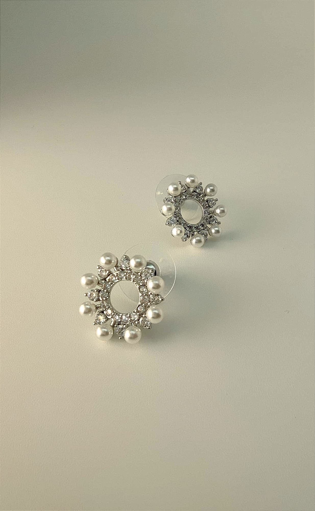 CLOUS D’OREILLES 027