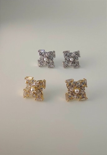 CLOUS D’OREILLES 047