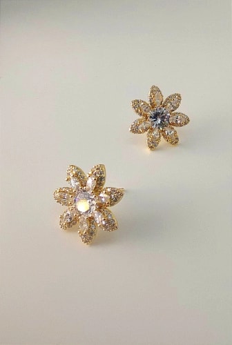 CLOUS D’OREILLES 046