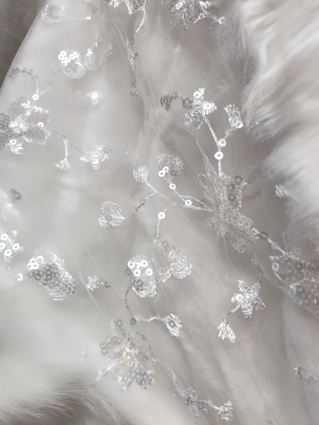 CHÂLE FOURRURE blanc