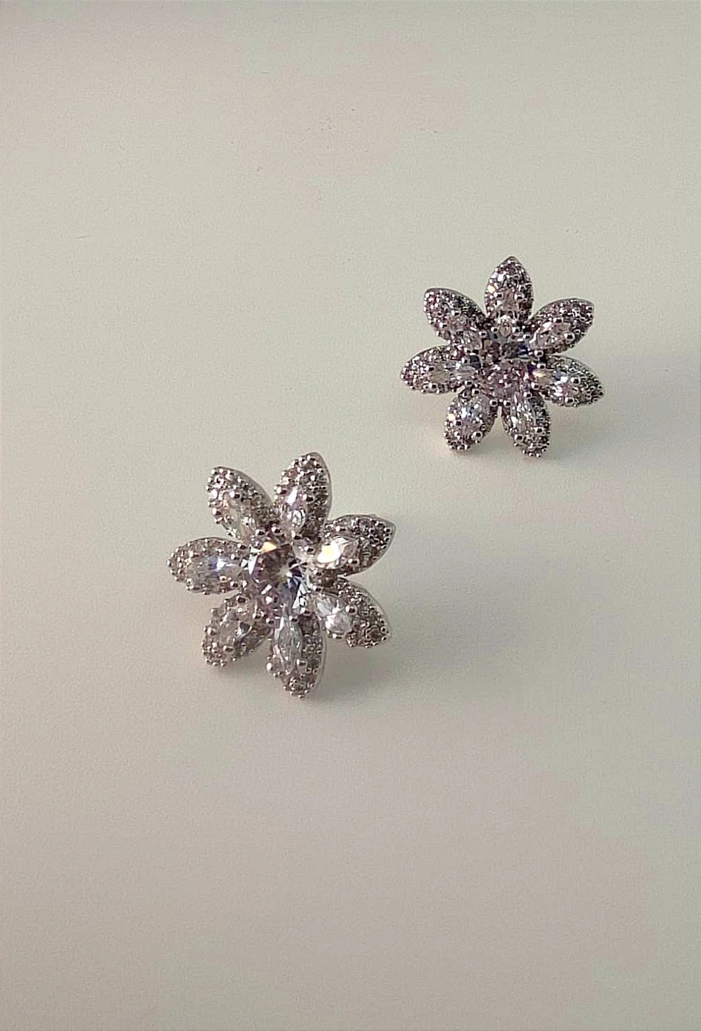 CLOUS D’OREILLES 046