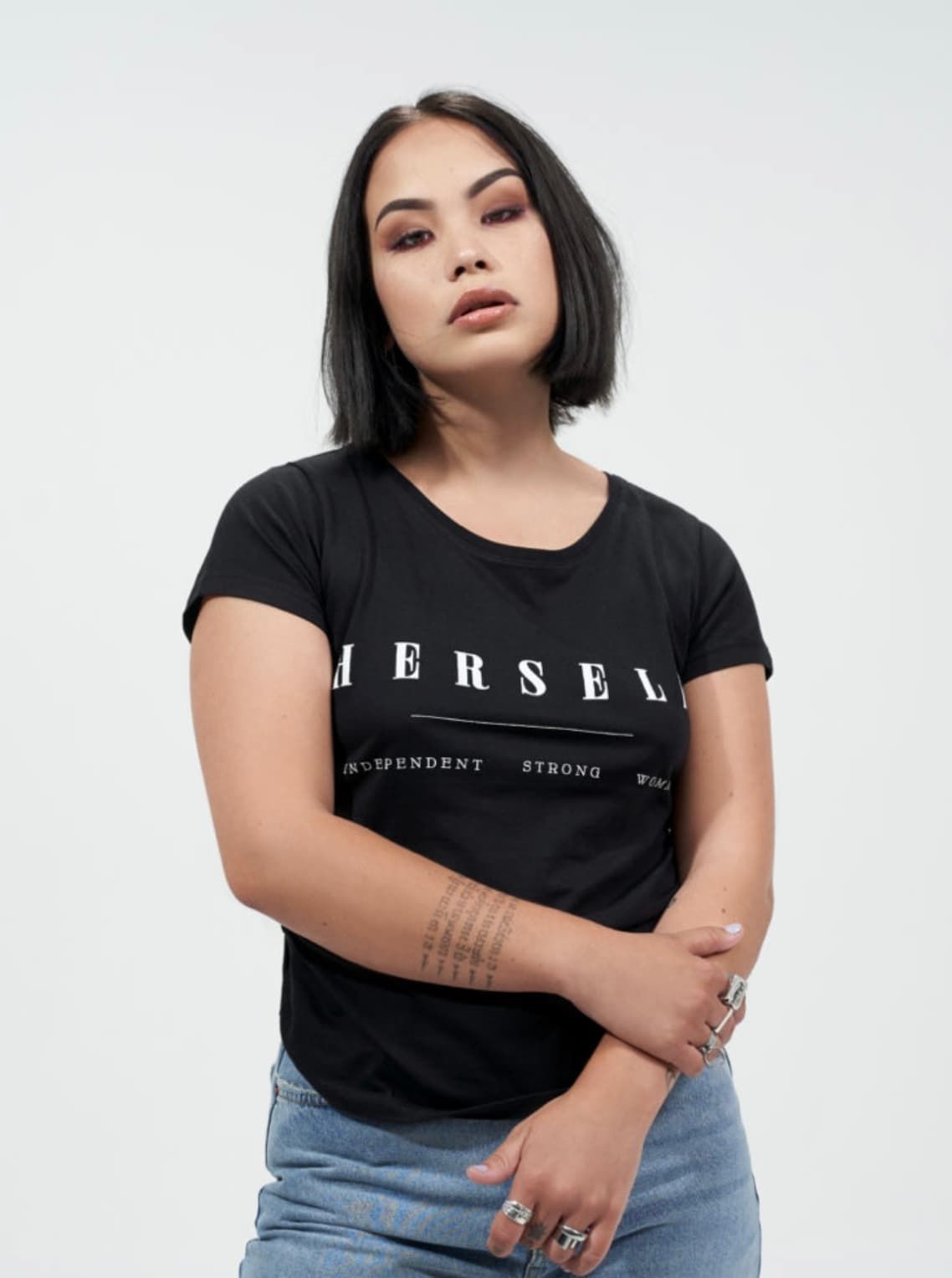 Tee-shirt " Black herself" par Herself