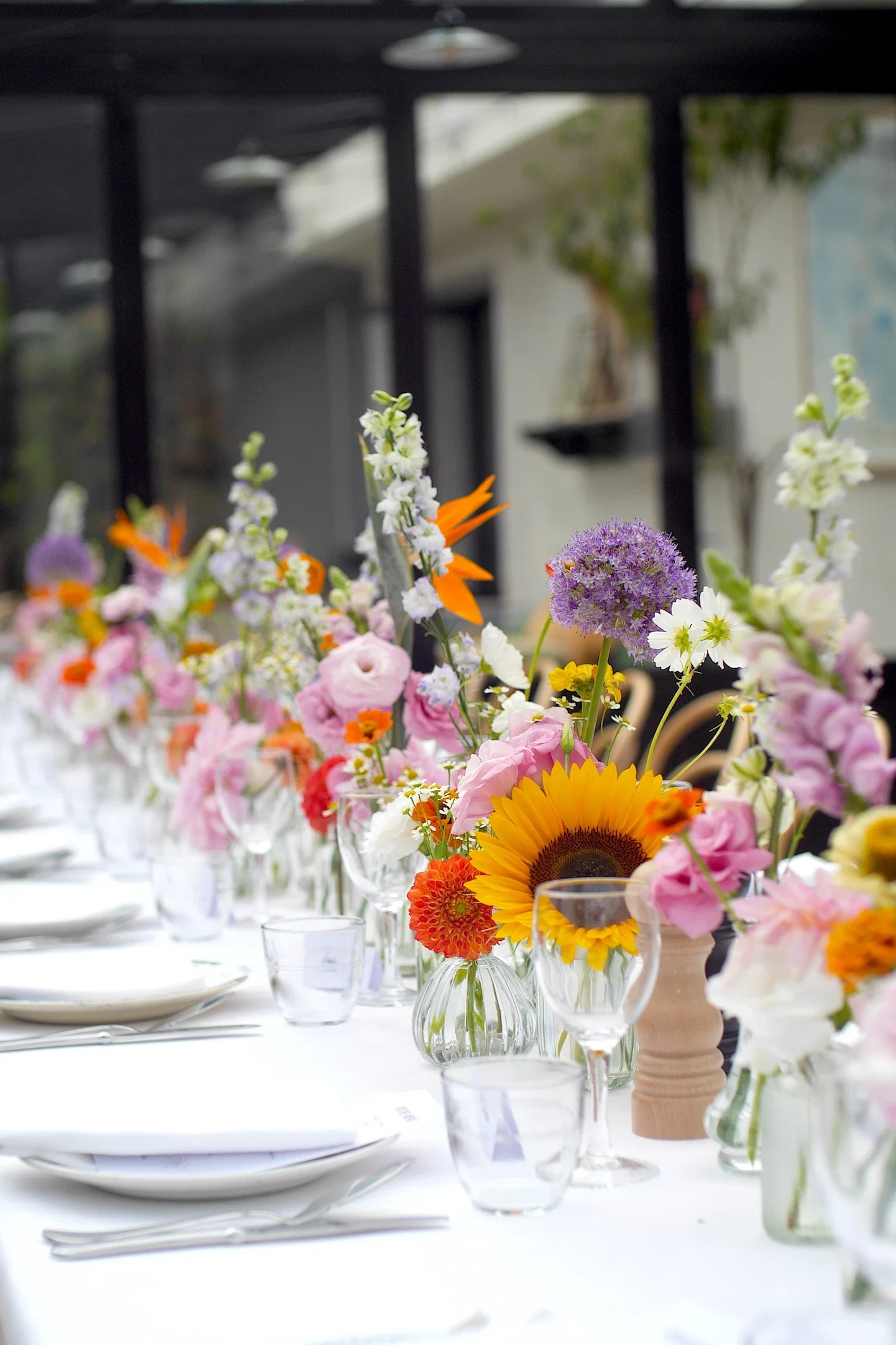 mariage automne fleurs séchées la villette bouquet de mariée rouge orange bordeaux corail palme pampa boutonnière mariage rock