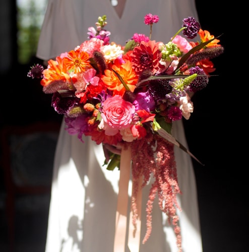 bouquet de mariée fleurs fraîches fleurs séchées roses oeillets