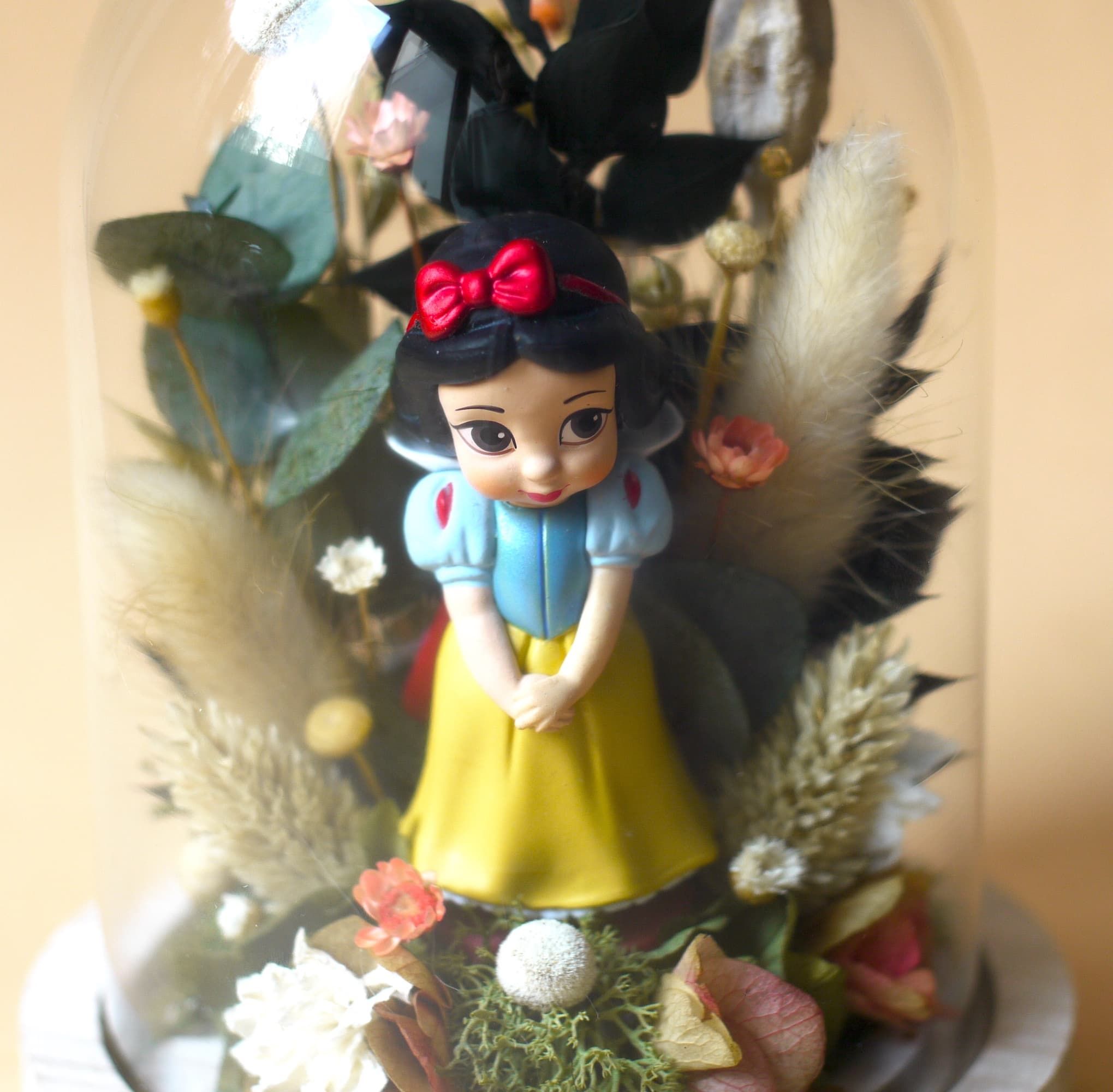 Cloche fleurie Blanche Neige