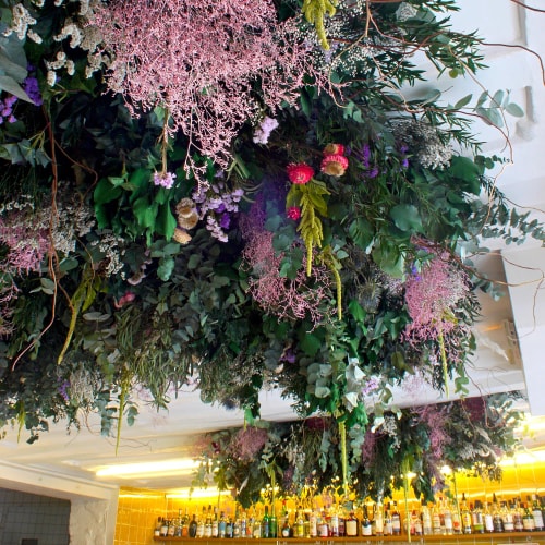 plafond végétal fleurs séchées combat Belleville limonium eucalyptus évènementiel