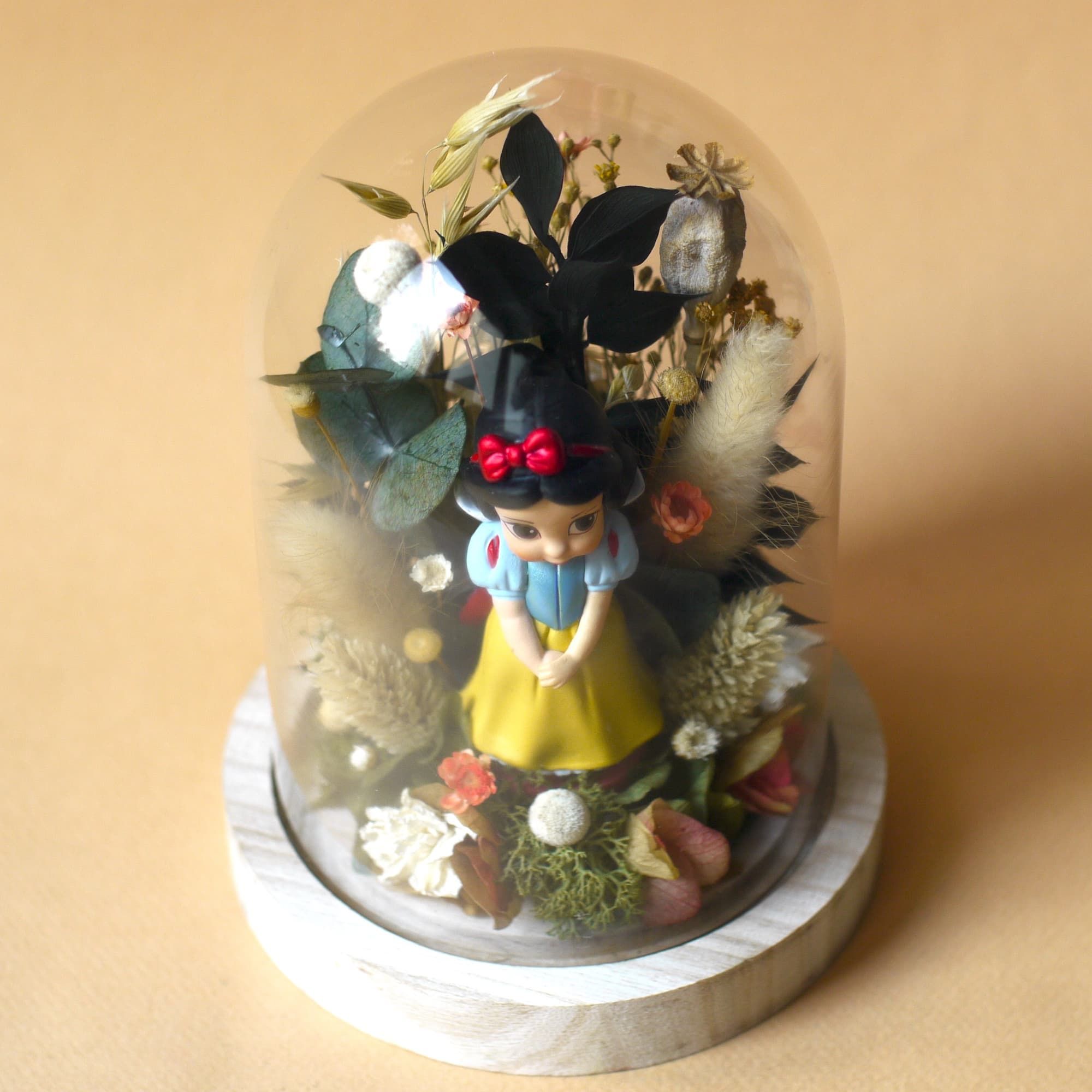 Cloche fleurie Blanche Neige