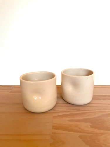 Tasse pincée tournée