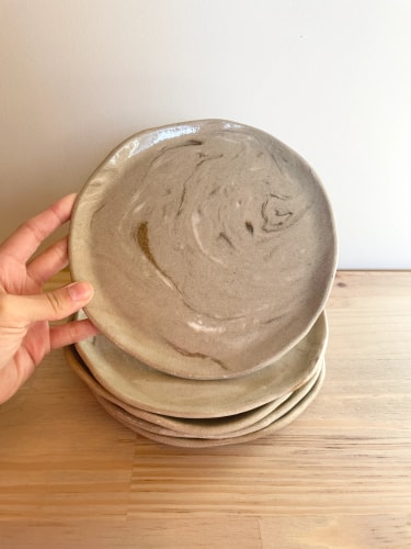 Petite assiette en terres mêlées