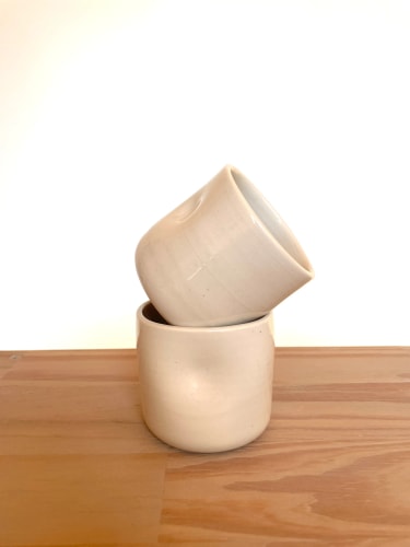 Tasse pincée tournée