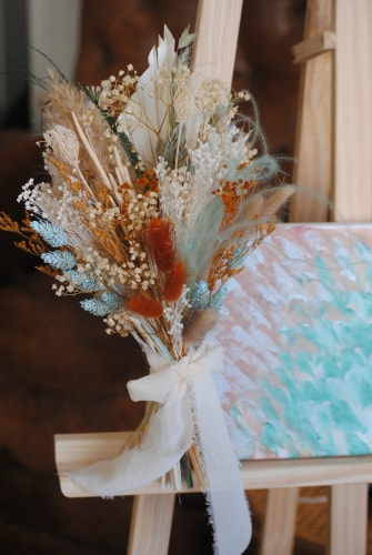 Bouquet en fleurs séchées et stabilisées bleu et terracotta - mariage 2022