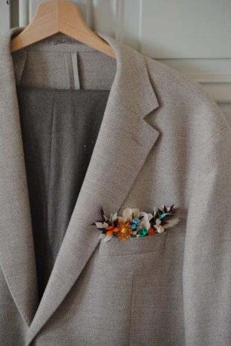 Boutonnière de poche en fleurs séchées et stabilisées - mariage 2025