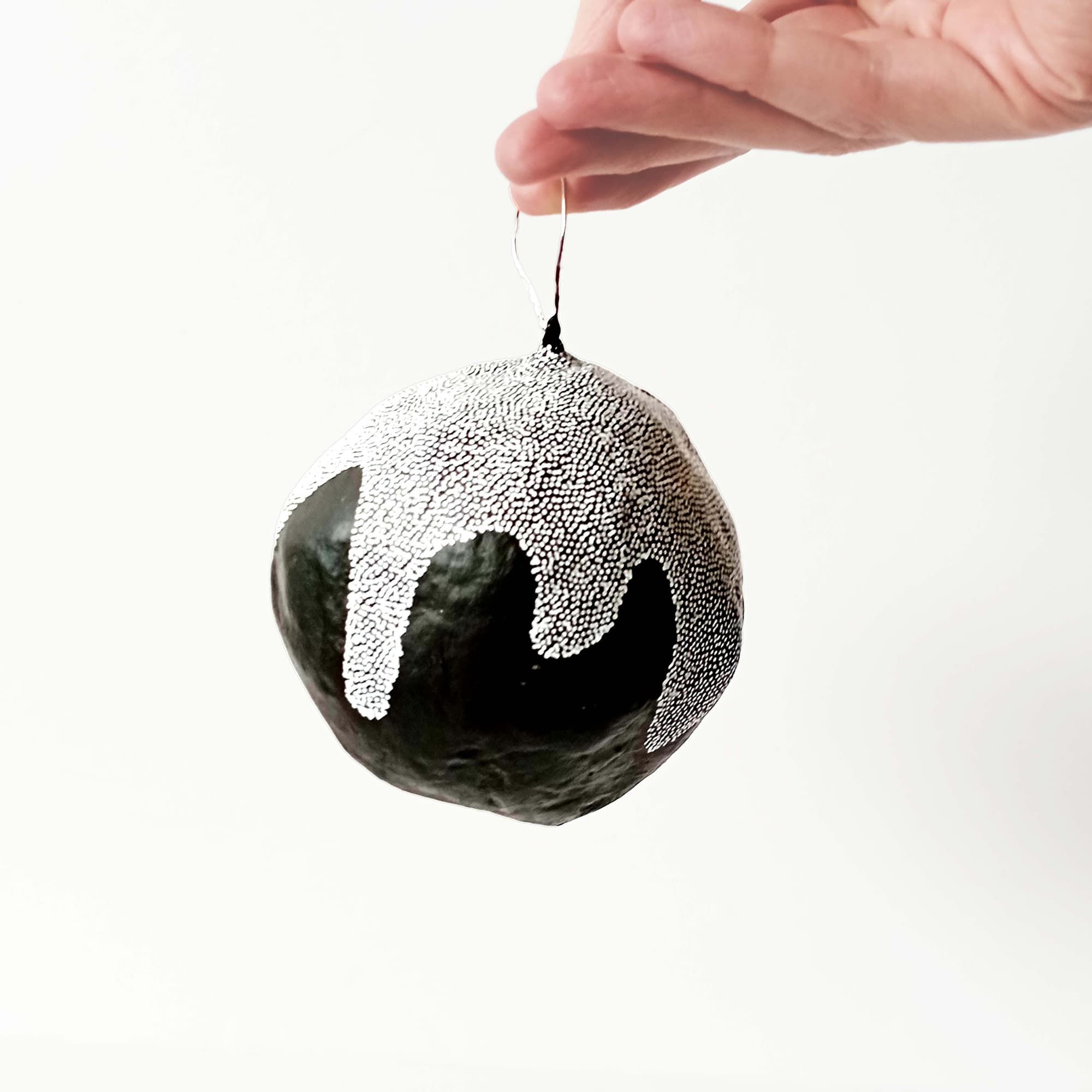Boules de Noël noir et blanc