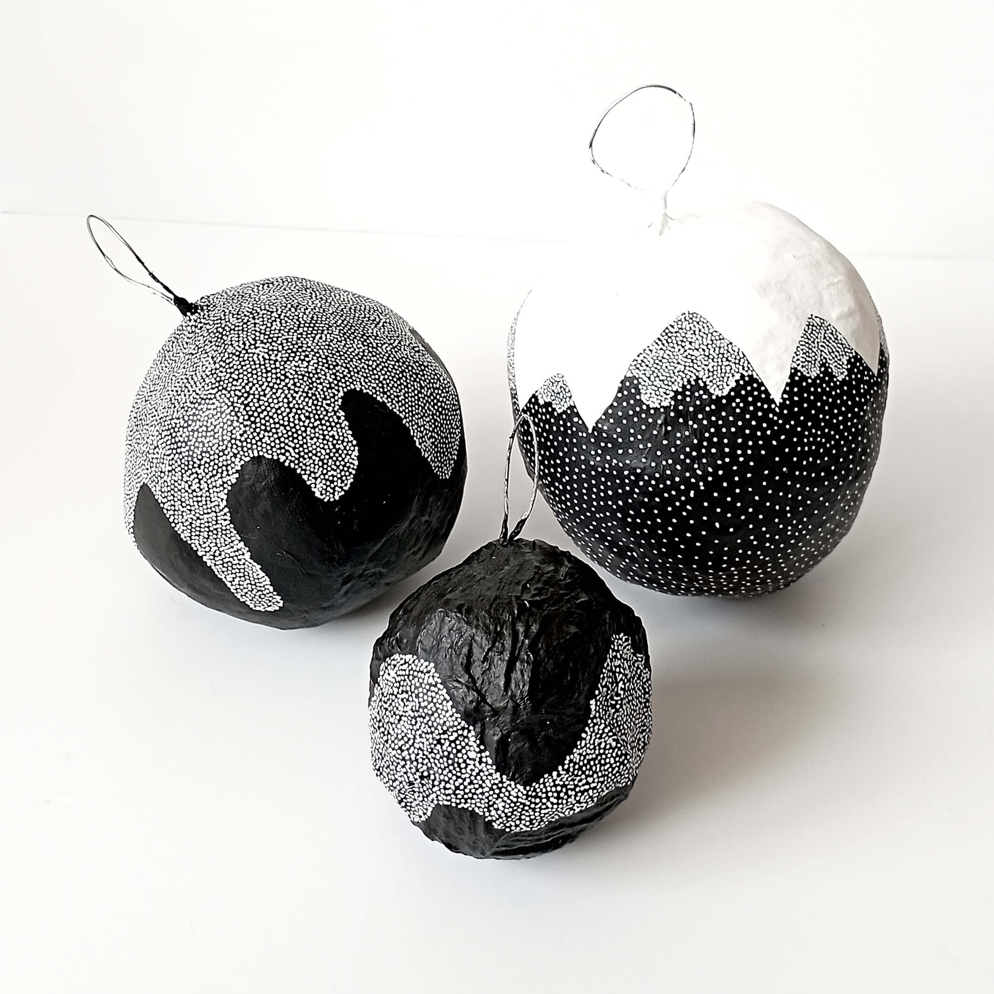 Boules de Noël noir et blanc