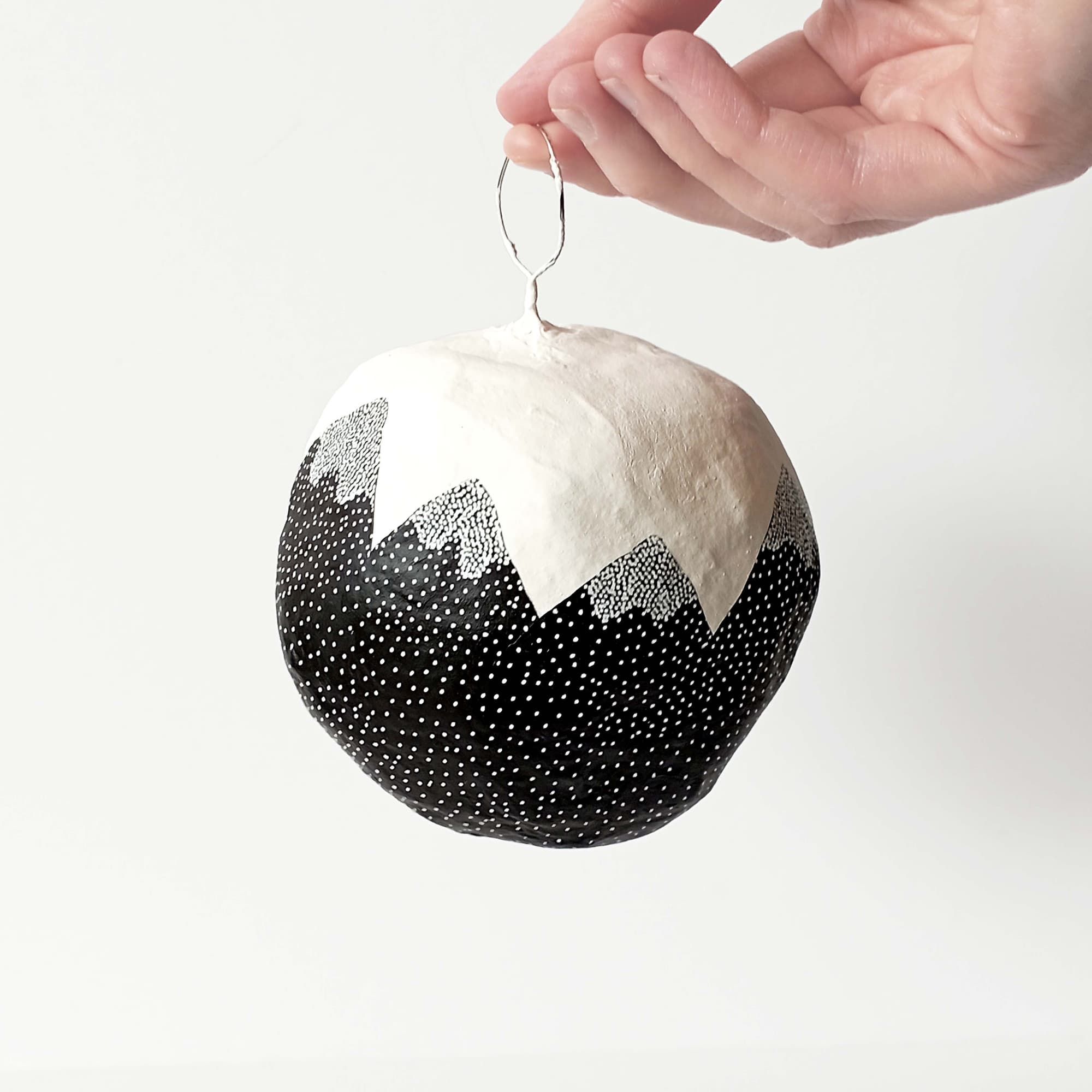 Boules de Noël noir et blanc