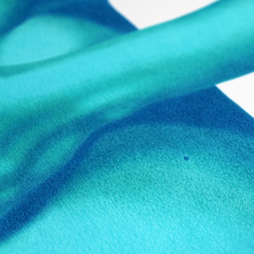 Une femme à la peau bleue