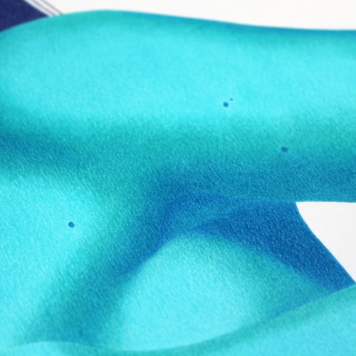 Une femme à la peau bleue