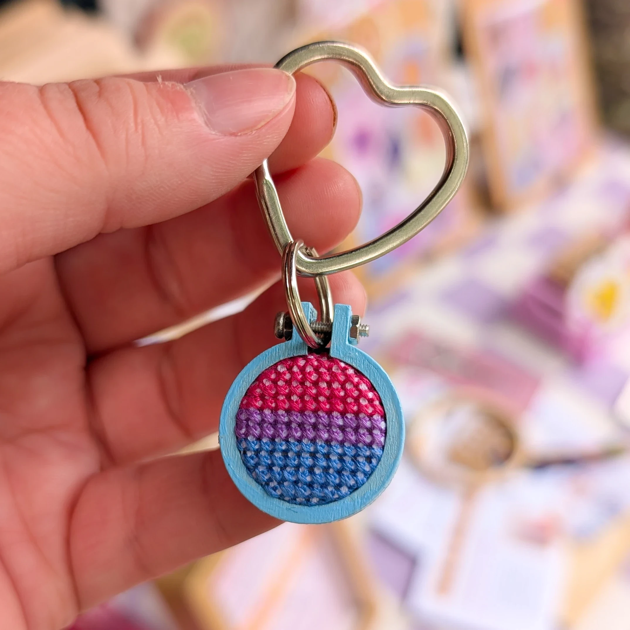 Petit porte-clés drapeau bisexuel