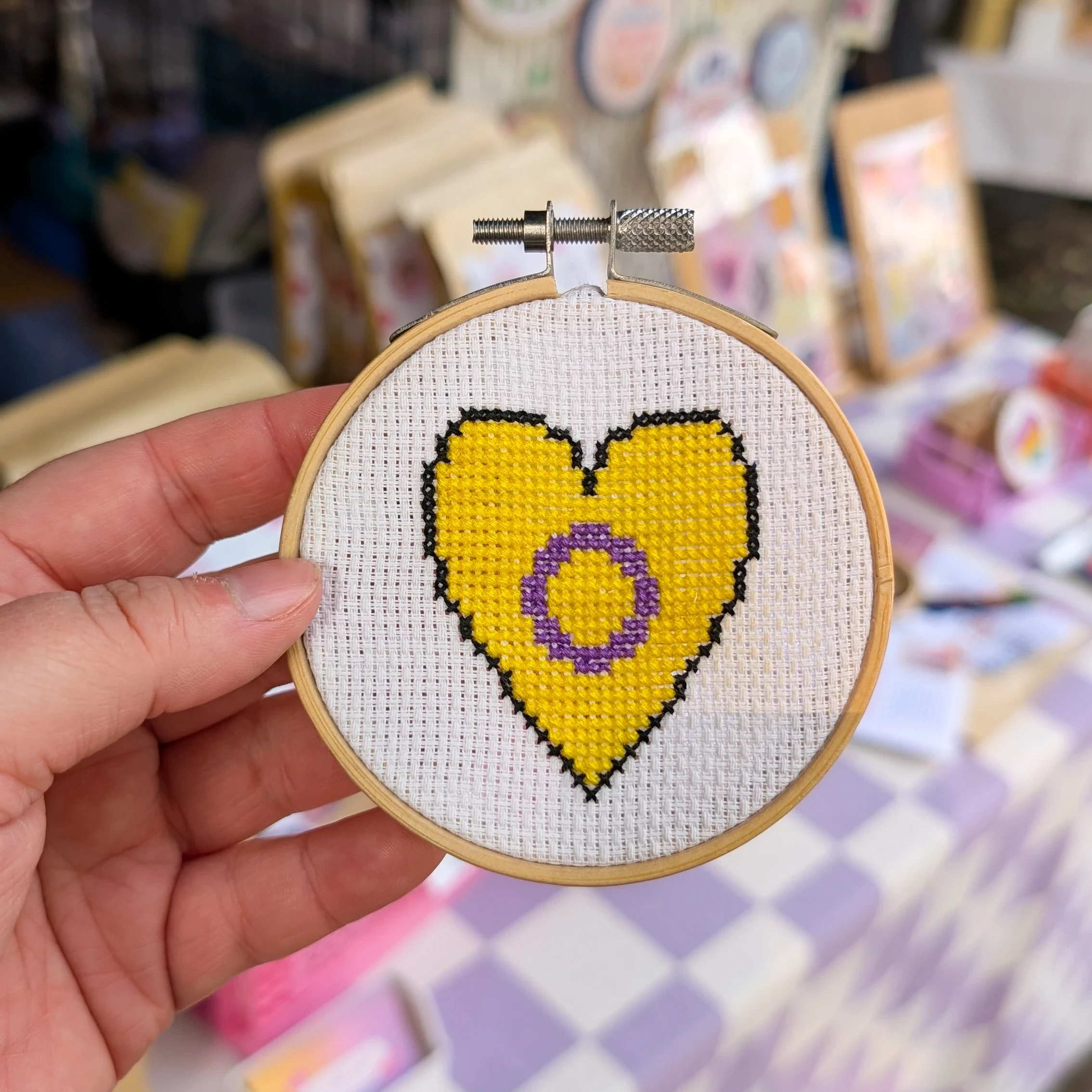 Broderie décorative "Drapeaux LGBTQ+"