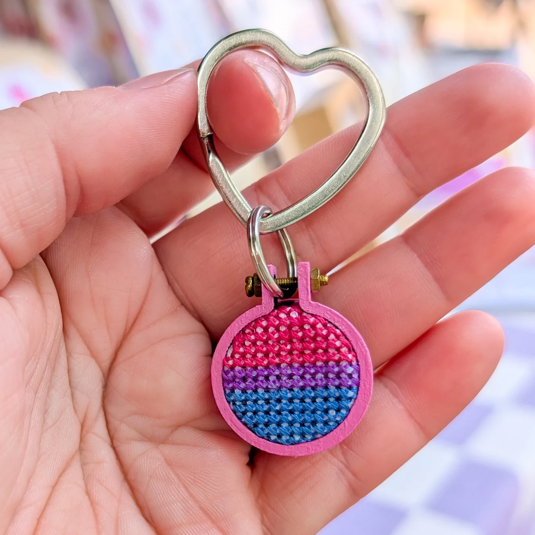 Petit porte-clés drapeau bisexuel