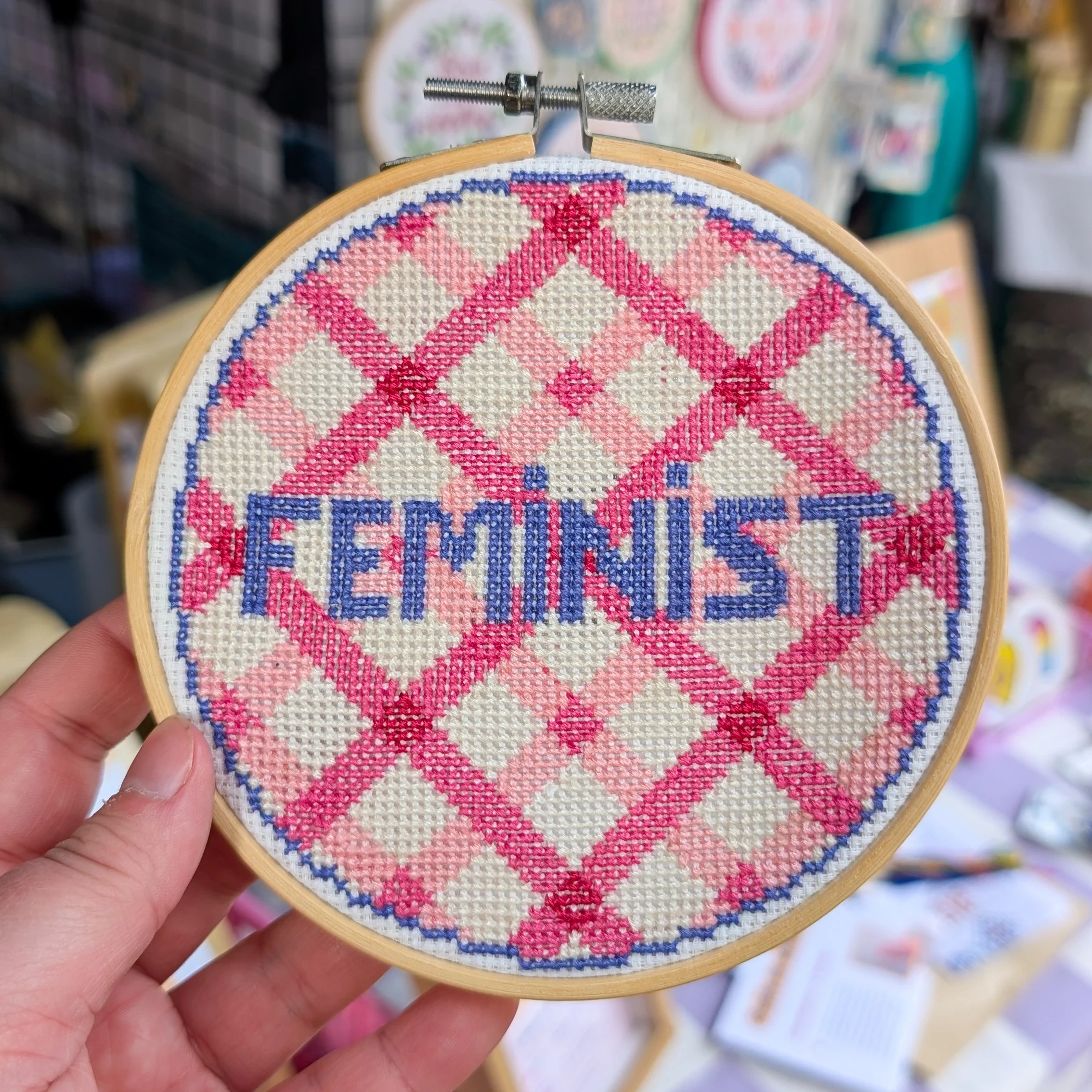 Broderie décorative "Féministe" (grande)