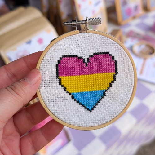 Broderie décorative "Drapeaux LGBTQ+"