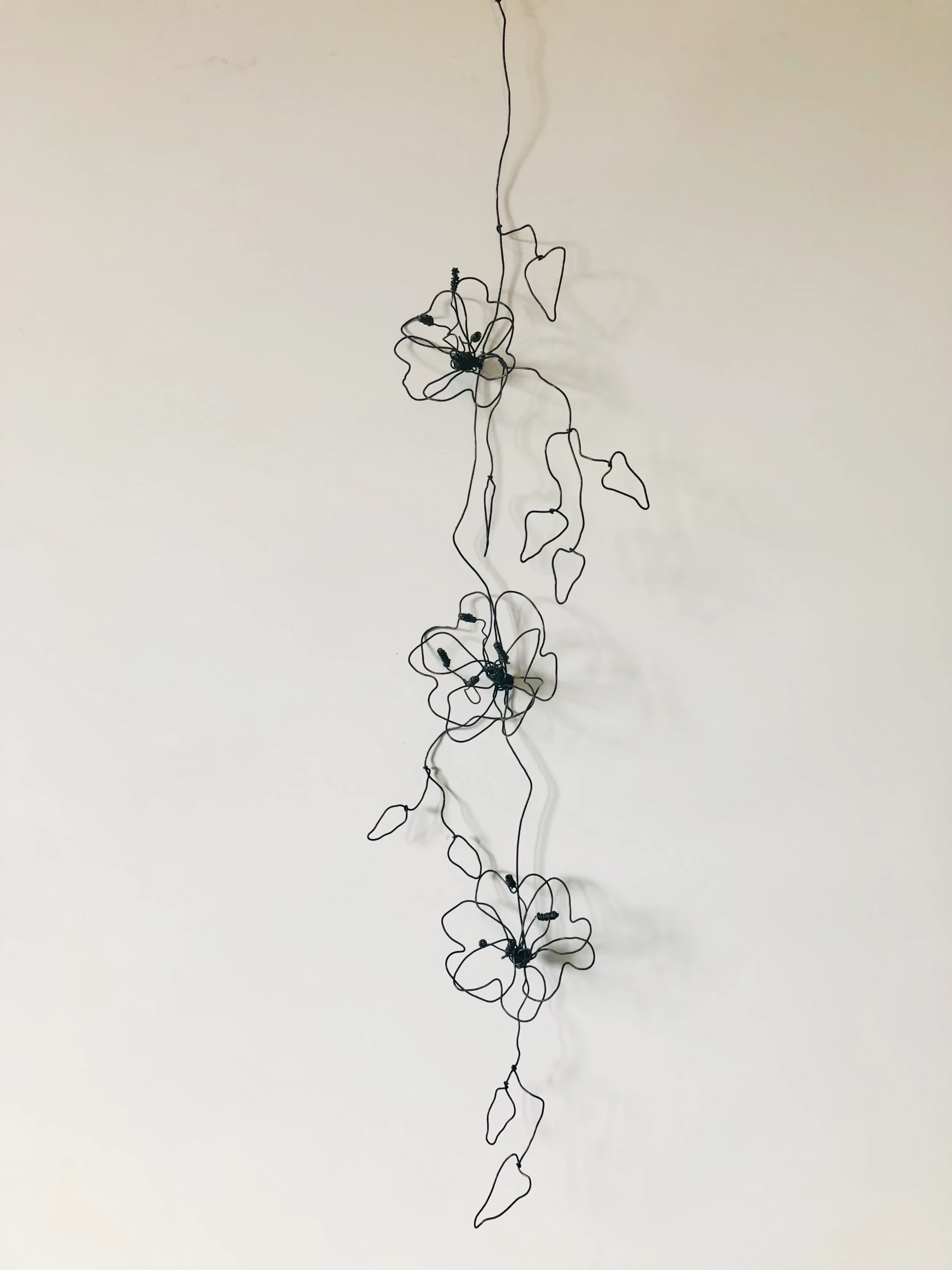 Garland of 3 flowers, wire clematis