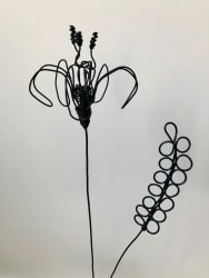 Fleur lys en fil de fer & socle
