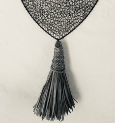 Heart L woven in wire & palm pompom L