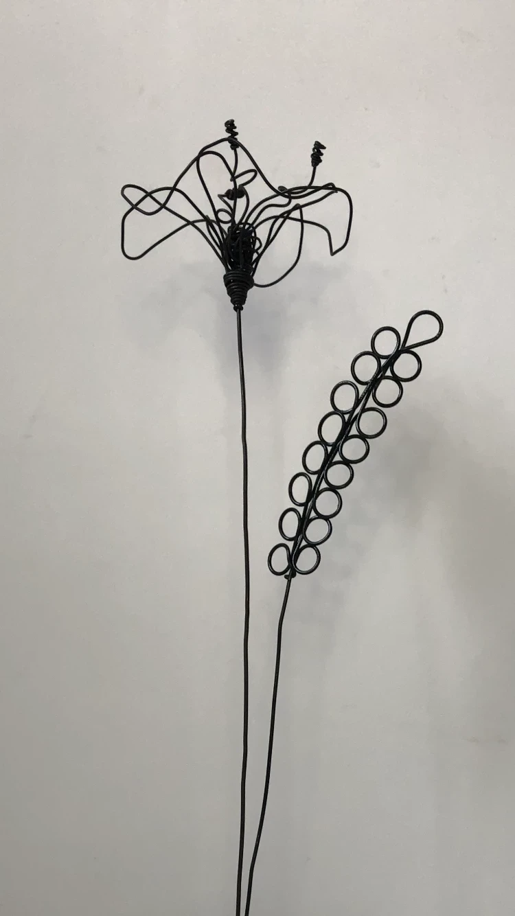 Poppy flower in wire & base