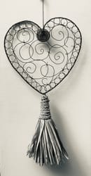 Wire heart pompom M