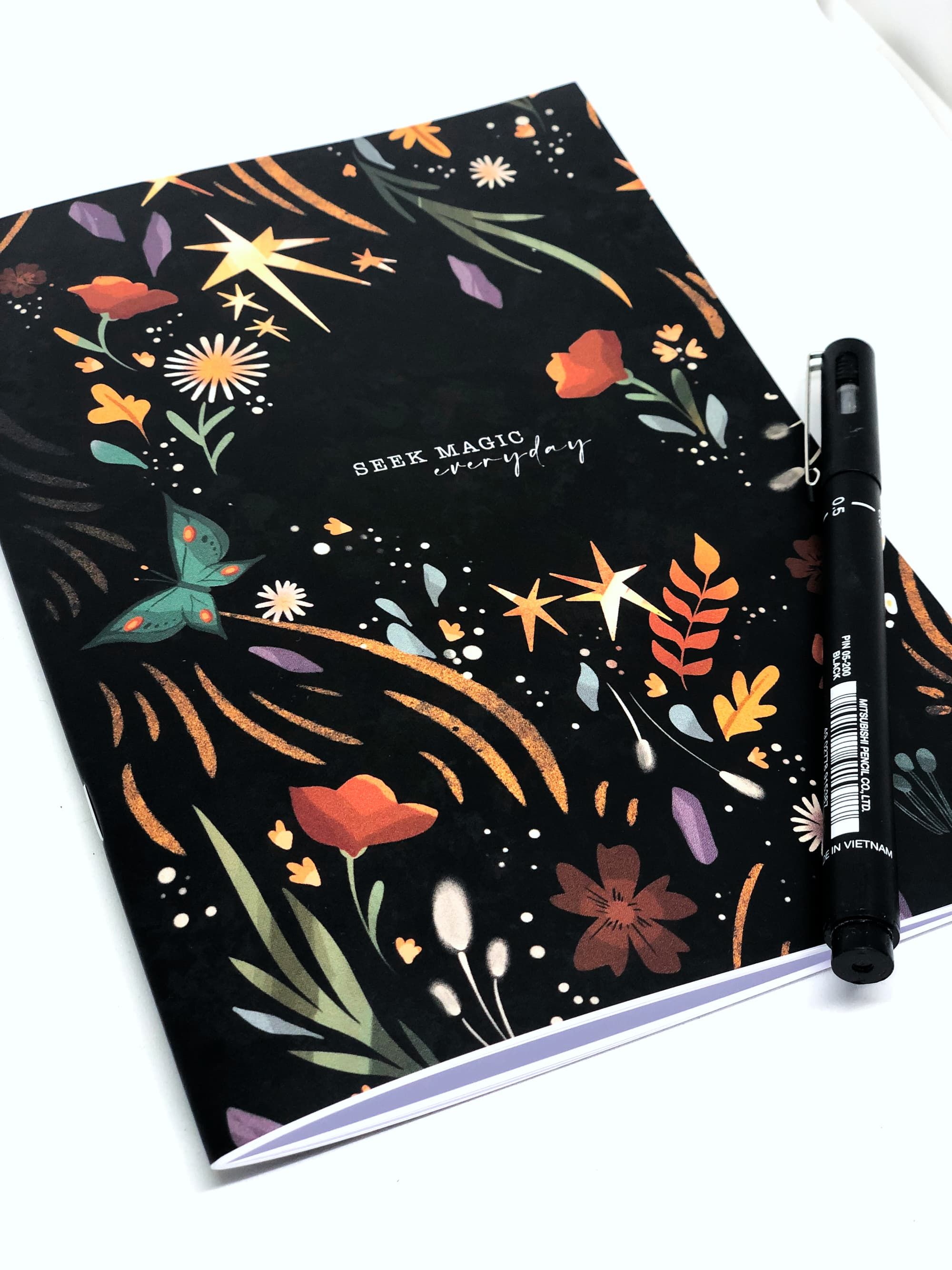 Carnet A5 "Seek Magic everyday " à motifs