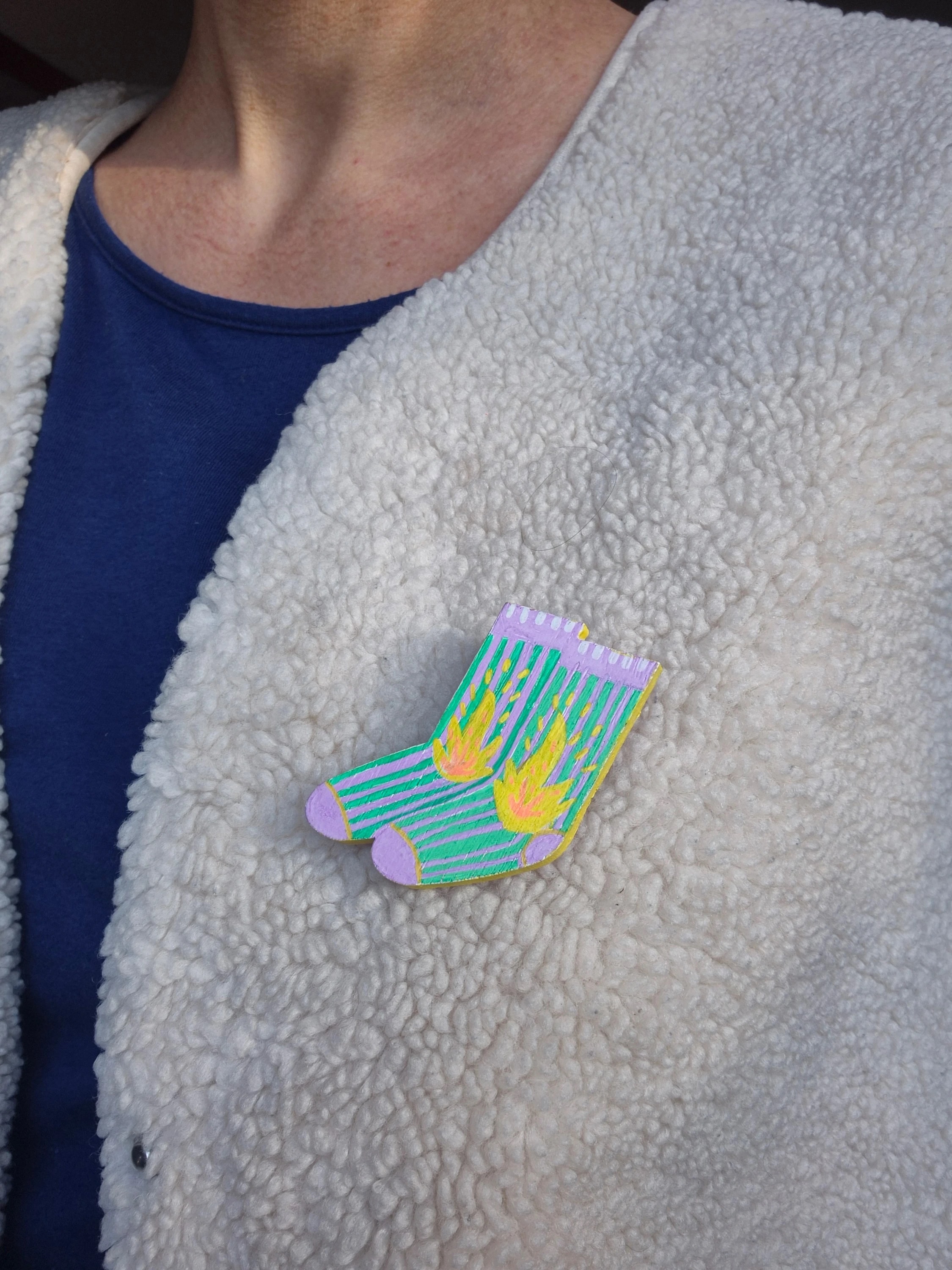 Broche "Chaussettes de feu"