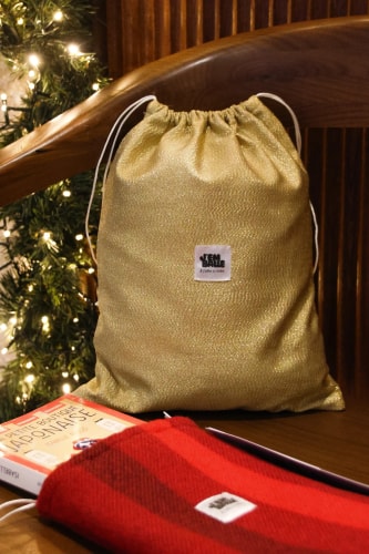 pochette cadeau réutilisable j'emballe qui permet d'emballer les cadeaux de noel sans déchet et de façon responsable