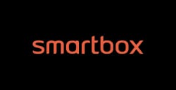 Logo de smartboxx sur fond noir.